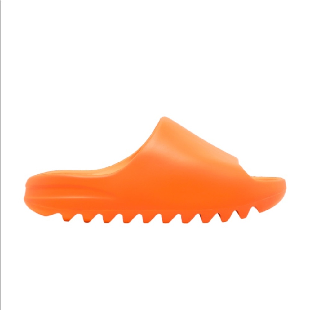 Yeezy Slides “Enflame Orange”🧡